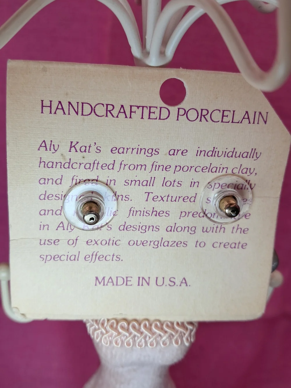 Aly Kat Handcrafted Porcelain Fan-Shsped Earrings (Goldtone)
